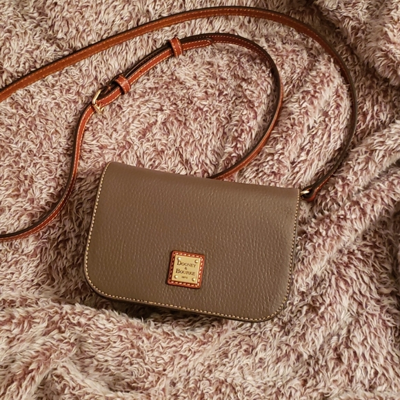 Dooney & Bourke Handbags - Convertible Belt Bag